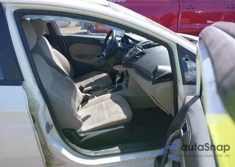 2014 Ford Fiesta Se z USA, uszkodzony, nr VIN 3FADP4BJ3EM131167